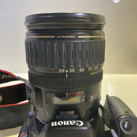 Canon EOS Rebel T2i DSLR Camera w/ Zoom EF 28-135mm IS 1:3.5-5.6 Lens Complete - Picture 3 of 10